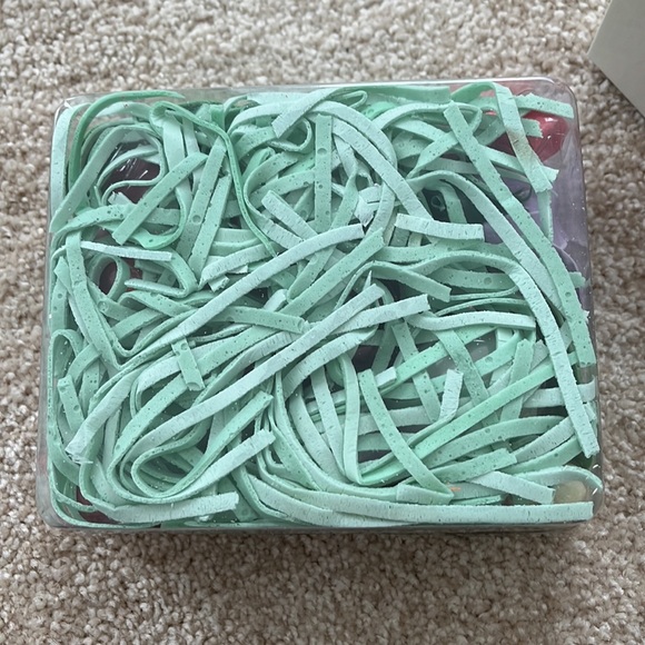 Body Luxuries scented soap bath petals - Picture 6 of 9